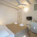 Academia Aparthotel 3*