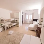 Academia 3*