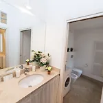 Academia Aparthotel 3*
