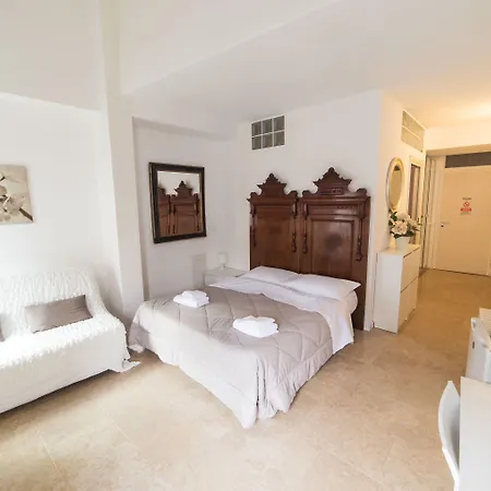 Hotel apartamentowy Academia 3*