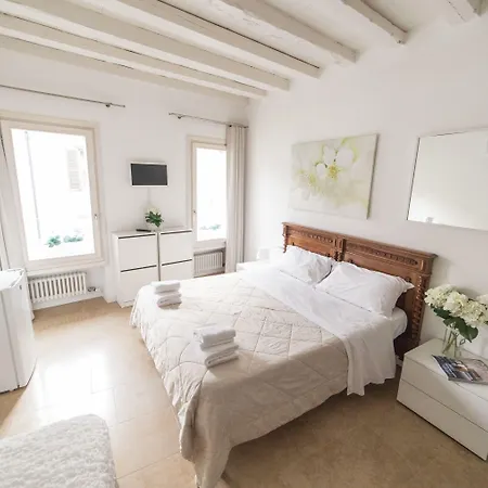 Academia Aparthotel