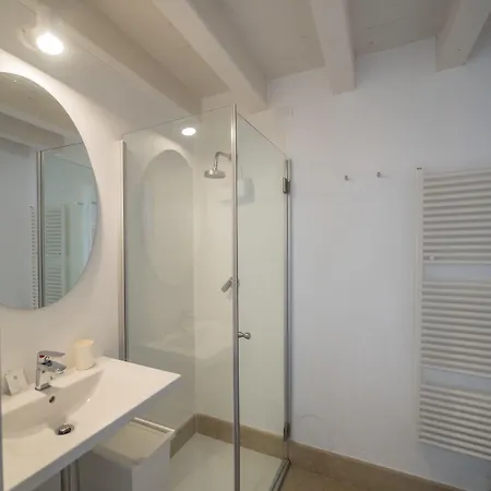 Academia Aparthotel 3*