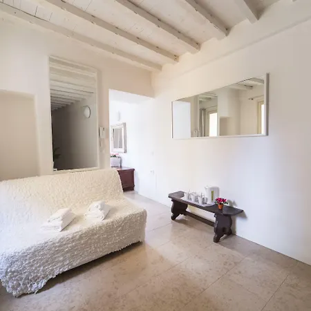 Aparthotel Academia 3*