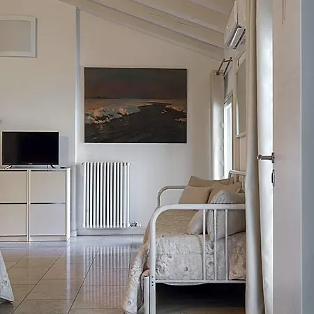 Academia Aparthotel 3*
